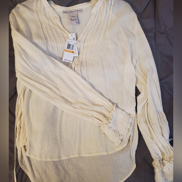 American Rag size Small ivory top - Picture 3 of 4